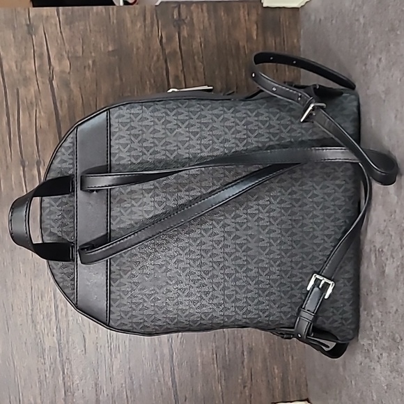 Michael Kors Grey Jaycee Large Backpack - Picture 4 of 9